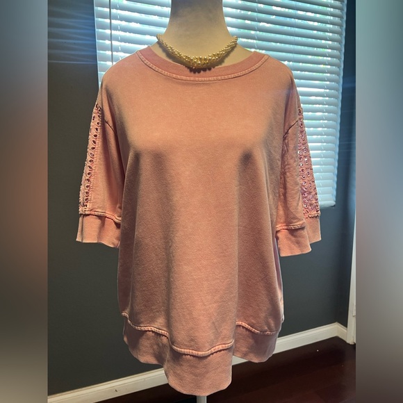 Jane and Delancey Tops - NWOT Pink Ombre Lace Sleeve Women's Top.
